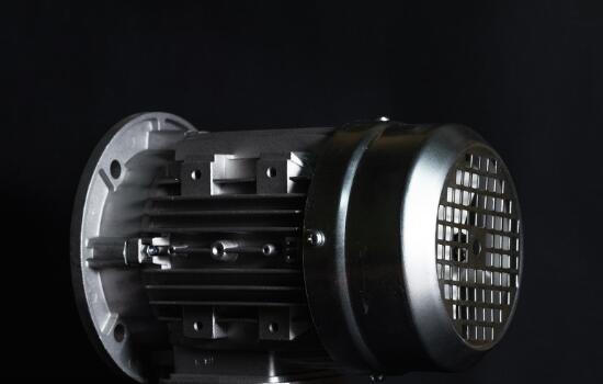 三相电机正反转原理详解（从电路结构到控制方法全面介绍）