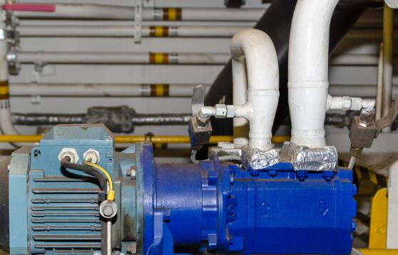 变频器如何实现电机紧急制动（遇到这种情况，千万别掉以轻心）