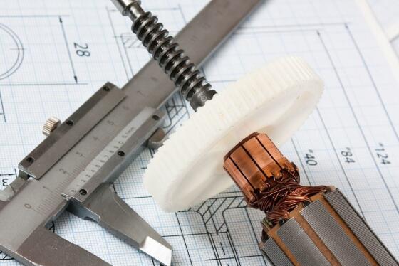 电机空载振动值75是否正常？