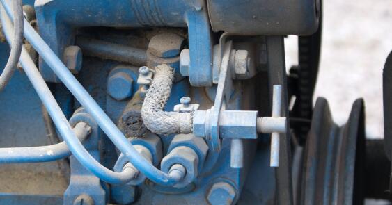 塔吊双速电机接触器怎么串（详解塔吊电机接触器的串联方法）