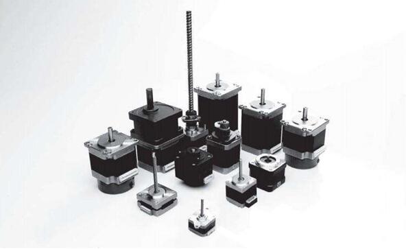 单相电源如何连接三相电机（详细图文教程，让你轻松上手）