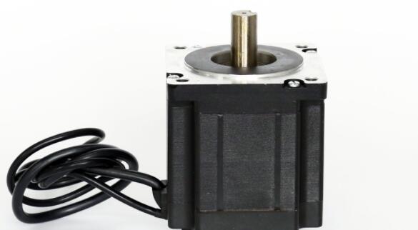 振动电机偏心块的重量是否一致对振动效果有何影响？