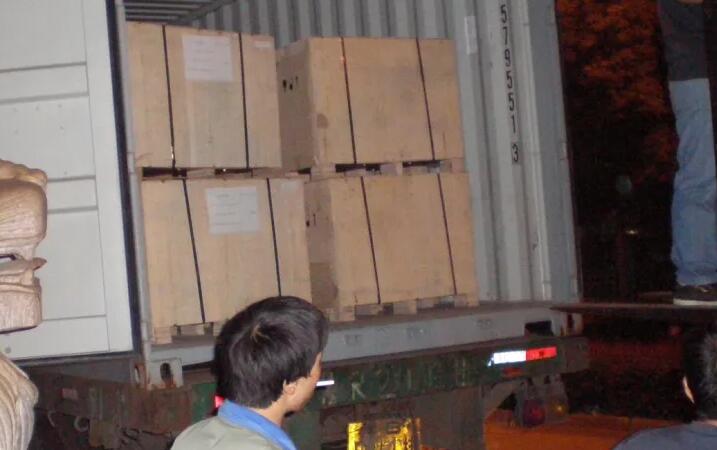 特斯拉的电机用永磁吗，特斯拉电动汽车的动力系统介绍